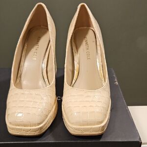 Kenneth Cole Beige Croc-Embossed Heels